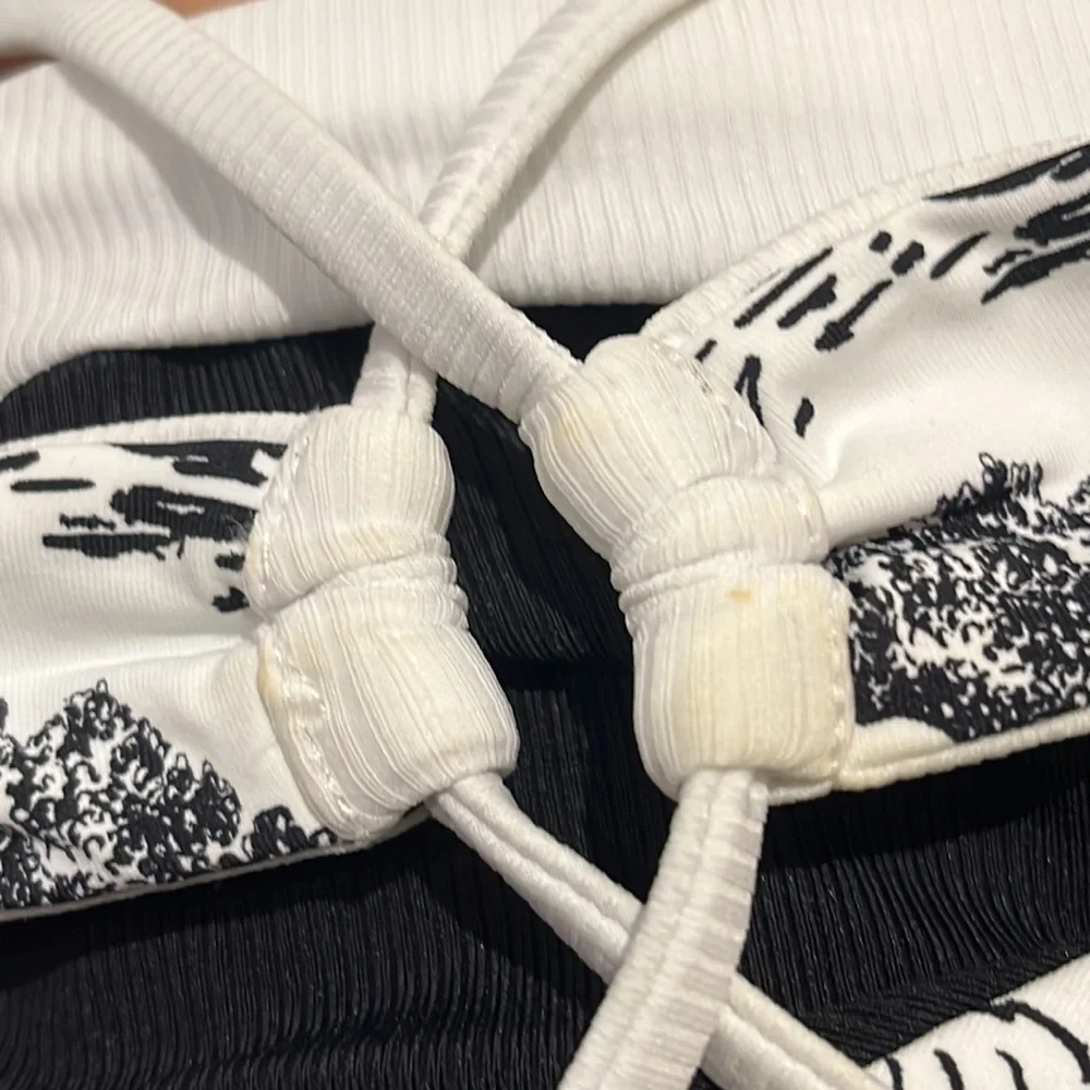 Maaji Fay reversible bikini top in black size S.